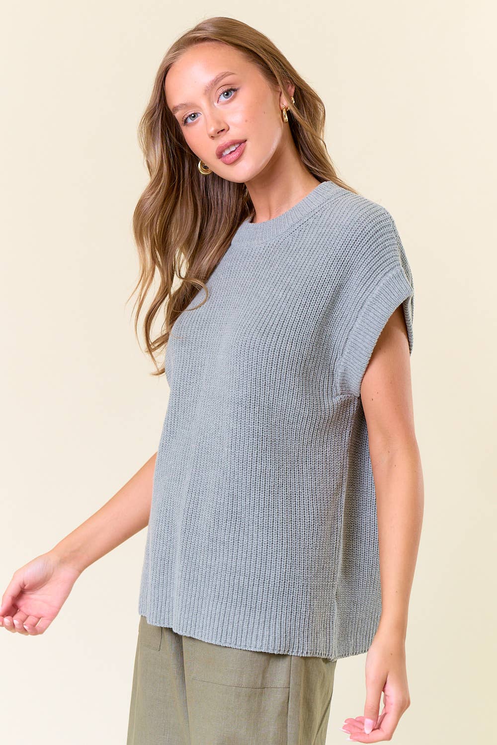 Round Neck Drop Shoulder Ribbed Sweater Vest